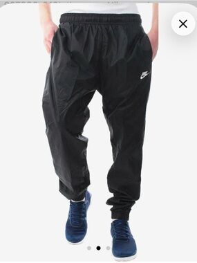 Nike Black Men's woven Jogger Pants with Elastic Waist